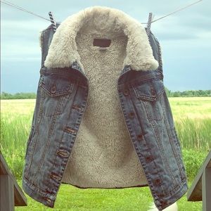 Guess denim vest Sherpa lined